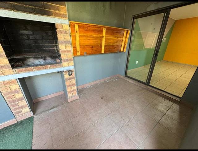2 BEDROOM TOWNHOUSE FOR SALE IN POMONA